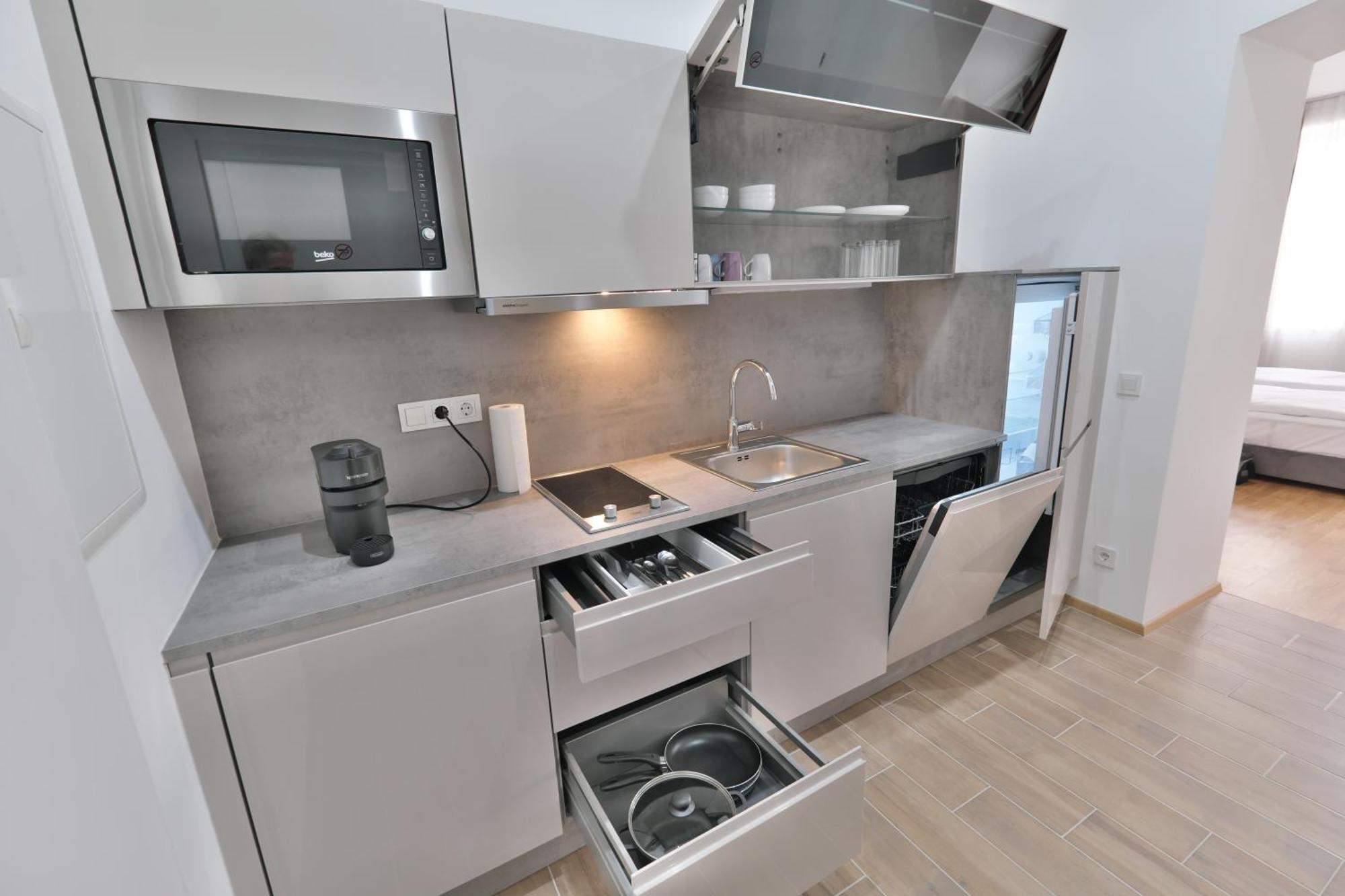 Vienna Lotus Apartments Экстерьер фото