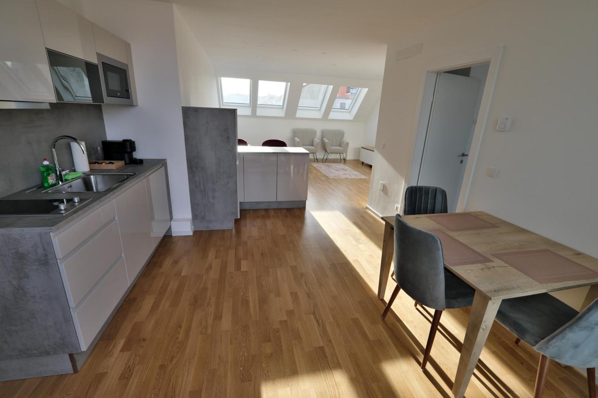 Vienna Lotus Apartments Экстерьер фото