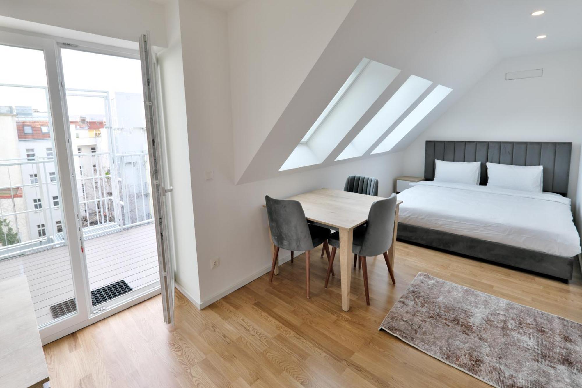 Vienna Lotus Apartments Экстерьер фото